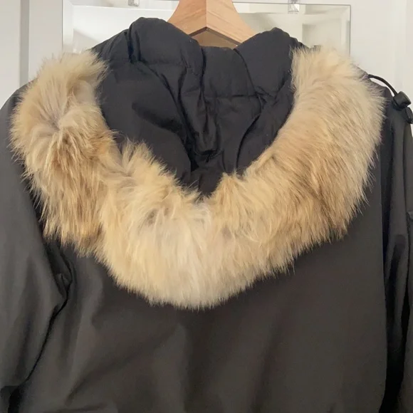 Canada Goose Coat - Picture 5 of 6